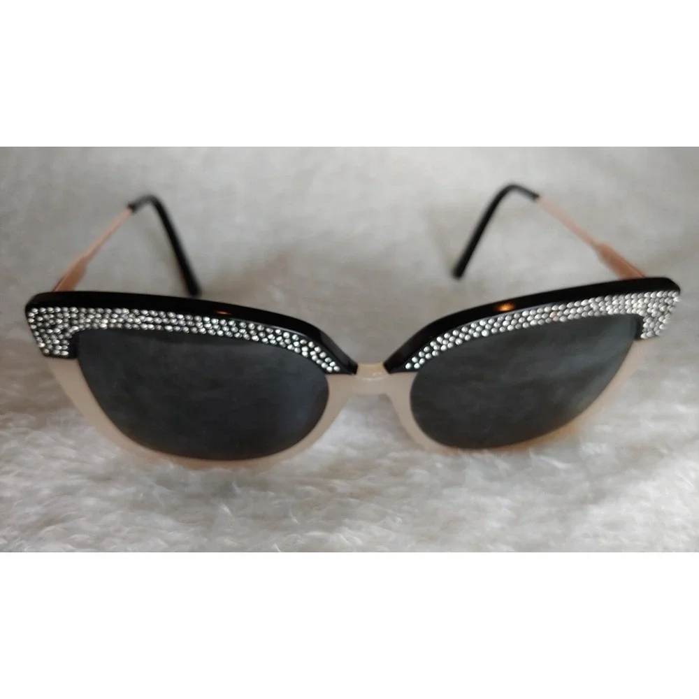 Vera Wang Tera Youth Girls Sunglasses Rhinestone Cat Eye Rose Gold Vintage Retro